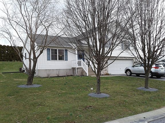 2nd image of 933 Sycamore Ln #L-0933