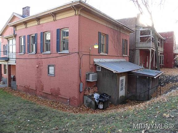 3rd image of 642 E Main St