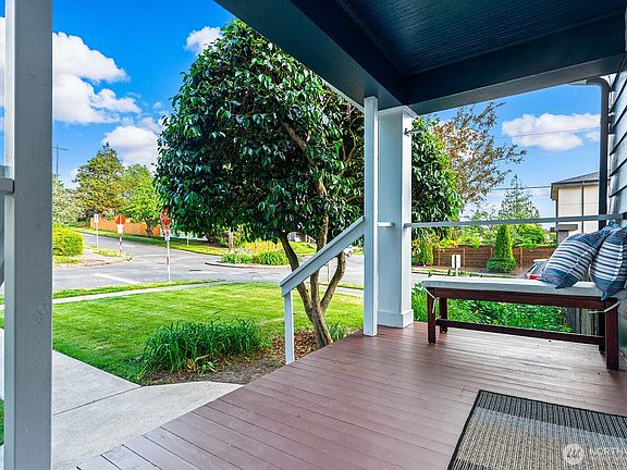 3rd image of 5455 42nd Avenue SW