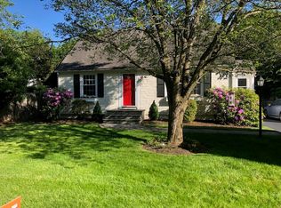 3 Cottage Ln, Westport, CT 06880