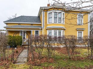 45 Alma St, Yarmouth, NS B5A3G7