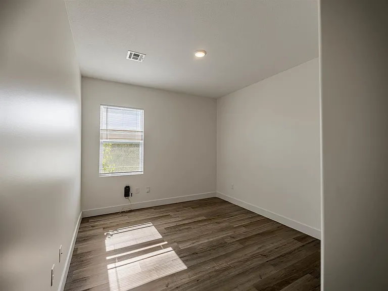 5748 E Bristol St #5748 — Photo 7