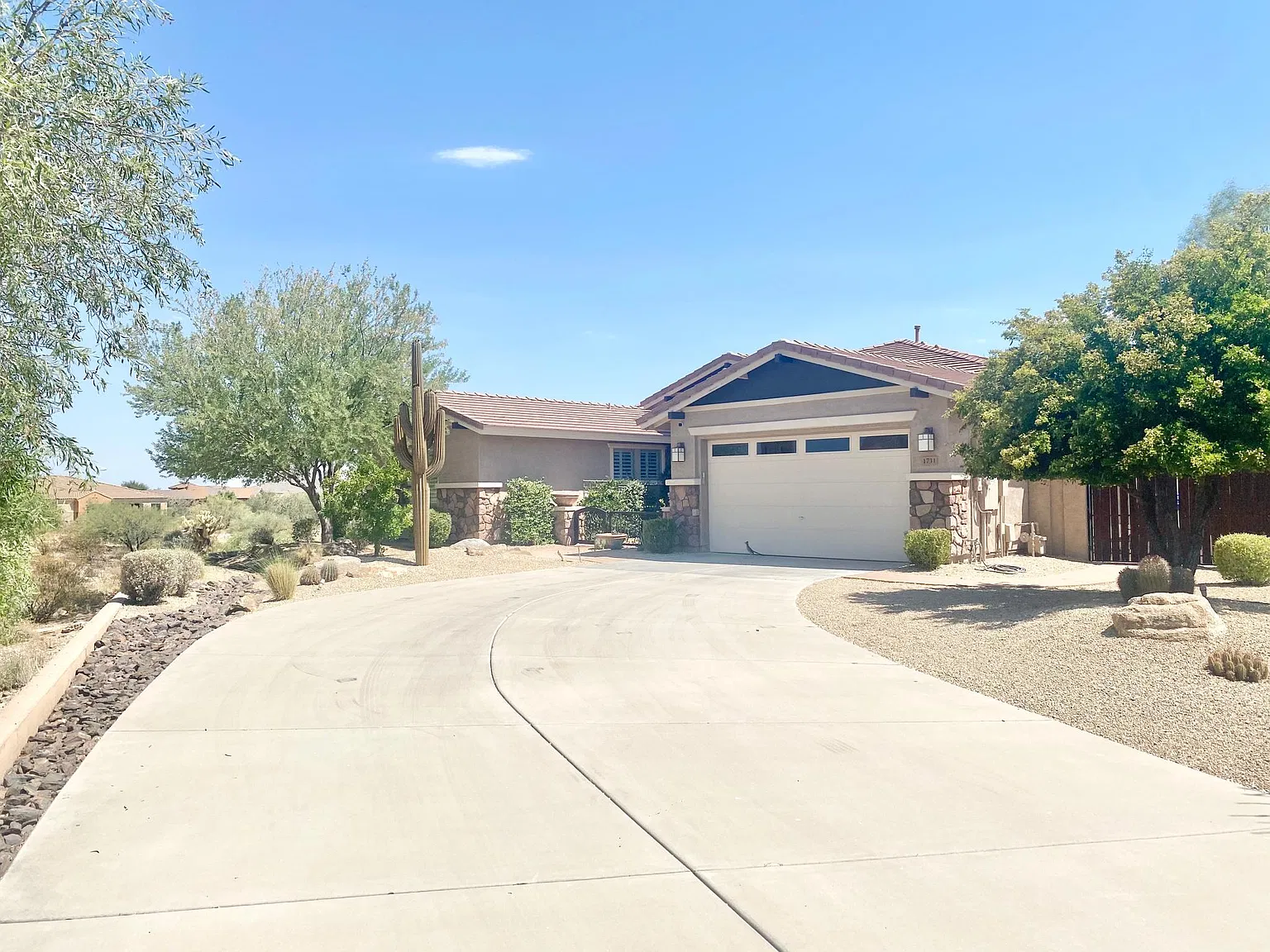 4 bed, 2.5 bath, 2908 sqft, $3,900 — Photo 3