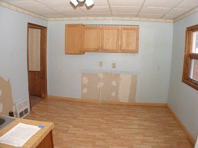 5th image of 412 N 78th Ave W