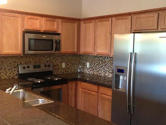 4th image of 4104 N Thurston Ln