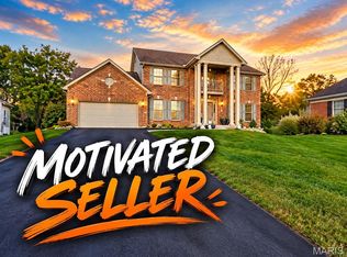 14901 Jockey Club Dr, Chesterfield, MO 63017