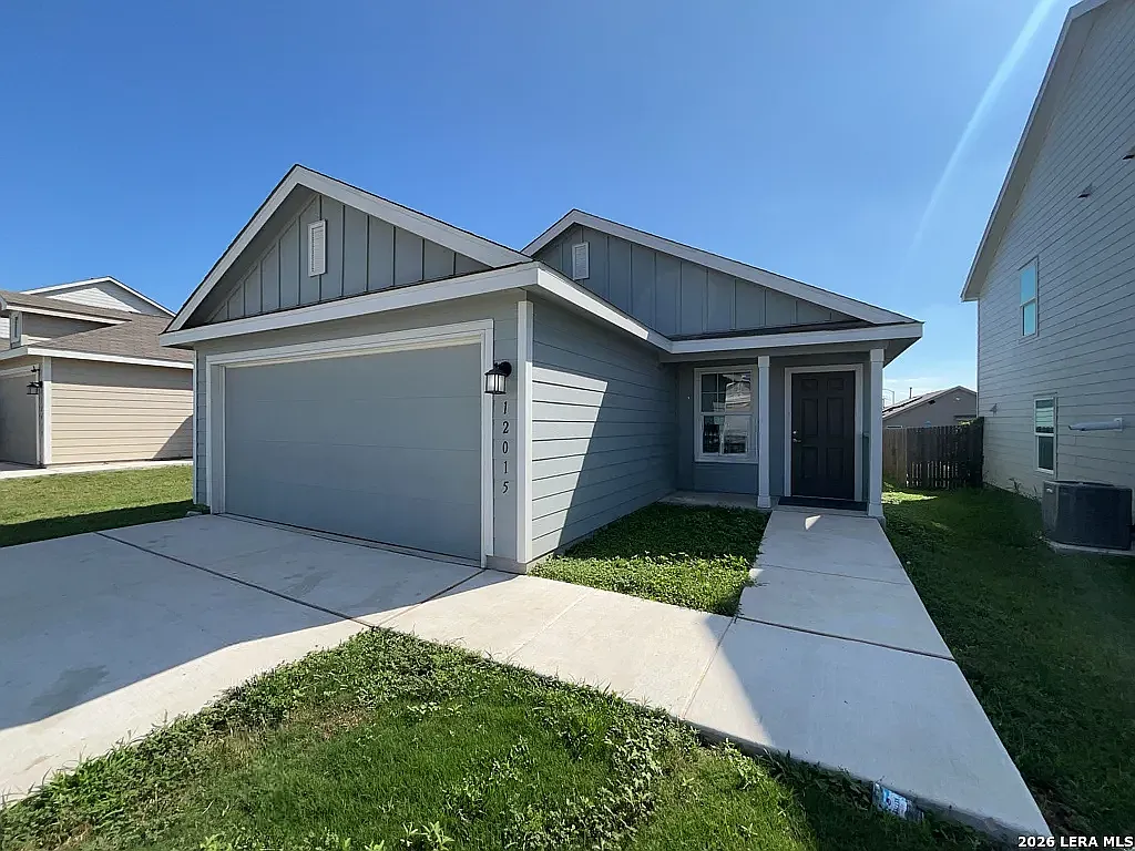 4 bed, 1635 sqft, $2,030 — Photo 2