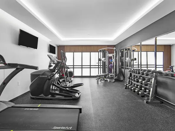 567 Ocean Parkway image 10 of 18