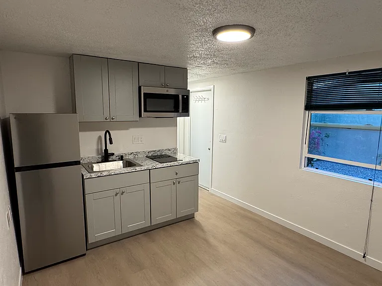904-912 Chestnut St #904B — Photo 3