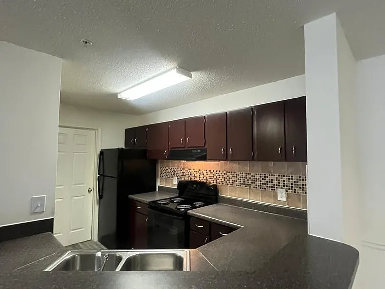 Wesley St. Claire Apartments at Lawrenceville — Photo 256