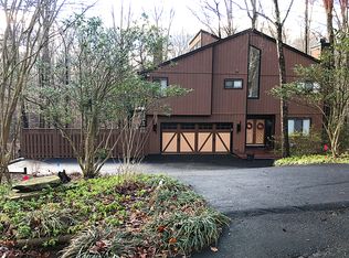6189 Deer Path Ct, Manassas, VA 20112