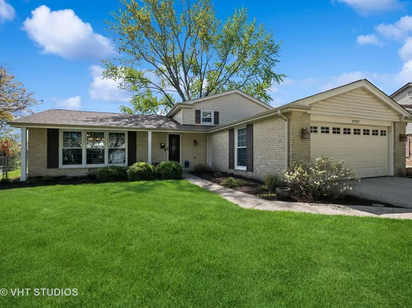 2927 N Huntington Dr, Arlington Heights, IL 60004