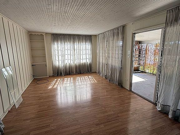 5th image of 200 E Ivanhoe St Lot 3