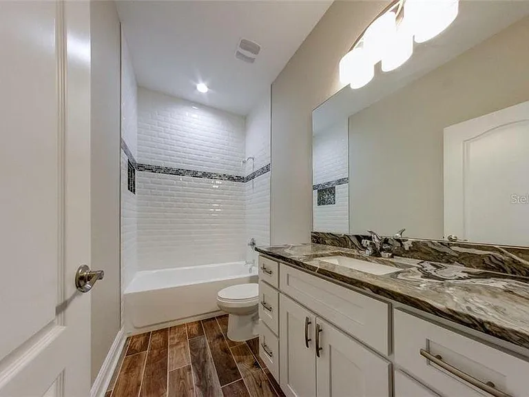 2309 W Saint John St — Photo 21