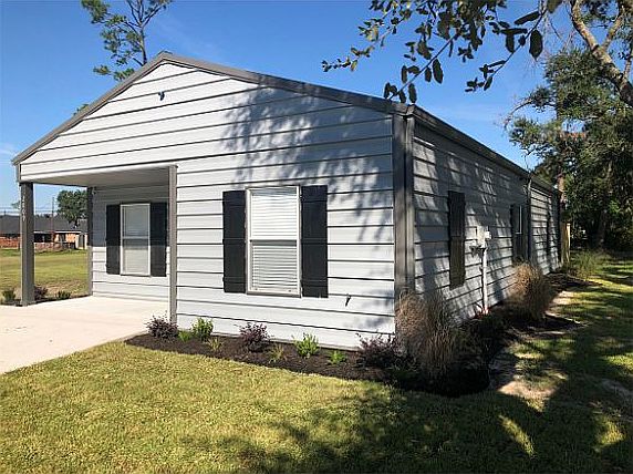 3 Bedroom/2 Bathroom House
