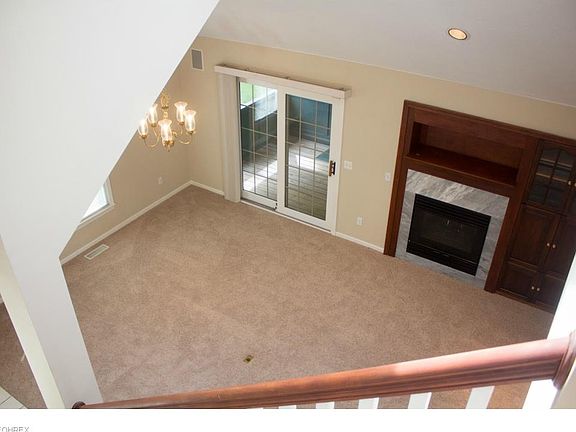 5th image of 918 Hampton Ct