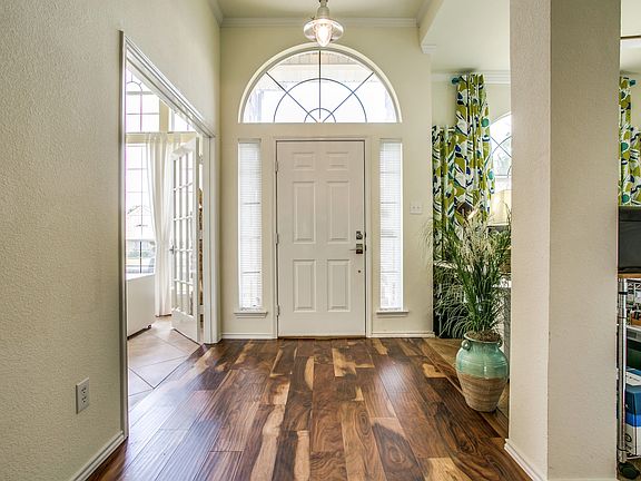 3rd image of 3002 Palmdale Dr