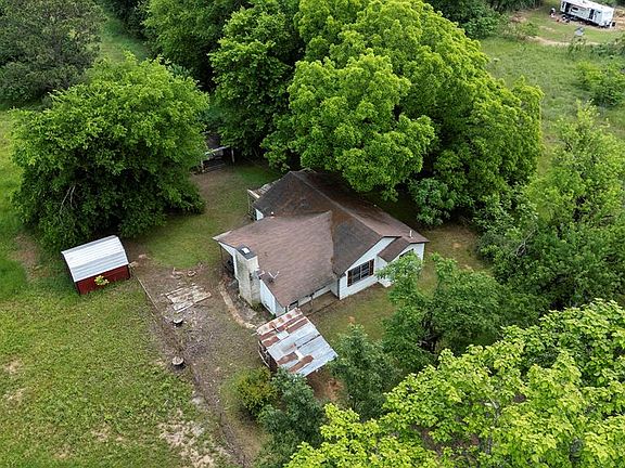 2nd image of 952 Shirleys Crossing Rd
