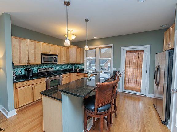 2nd image of 3720 Coral Pl