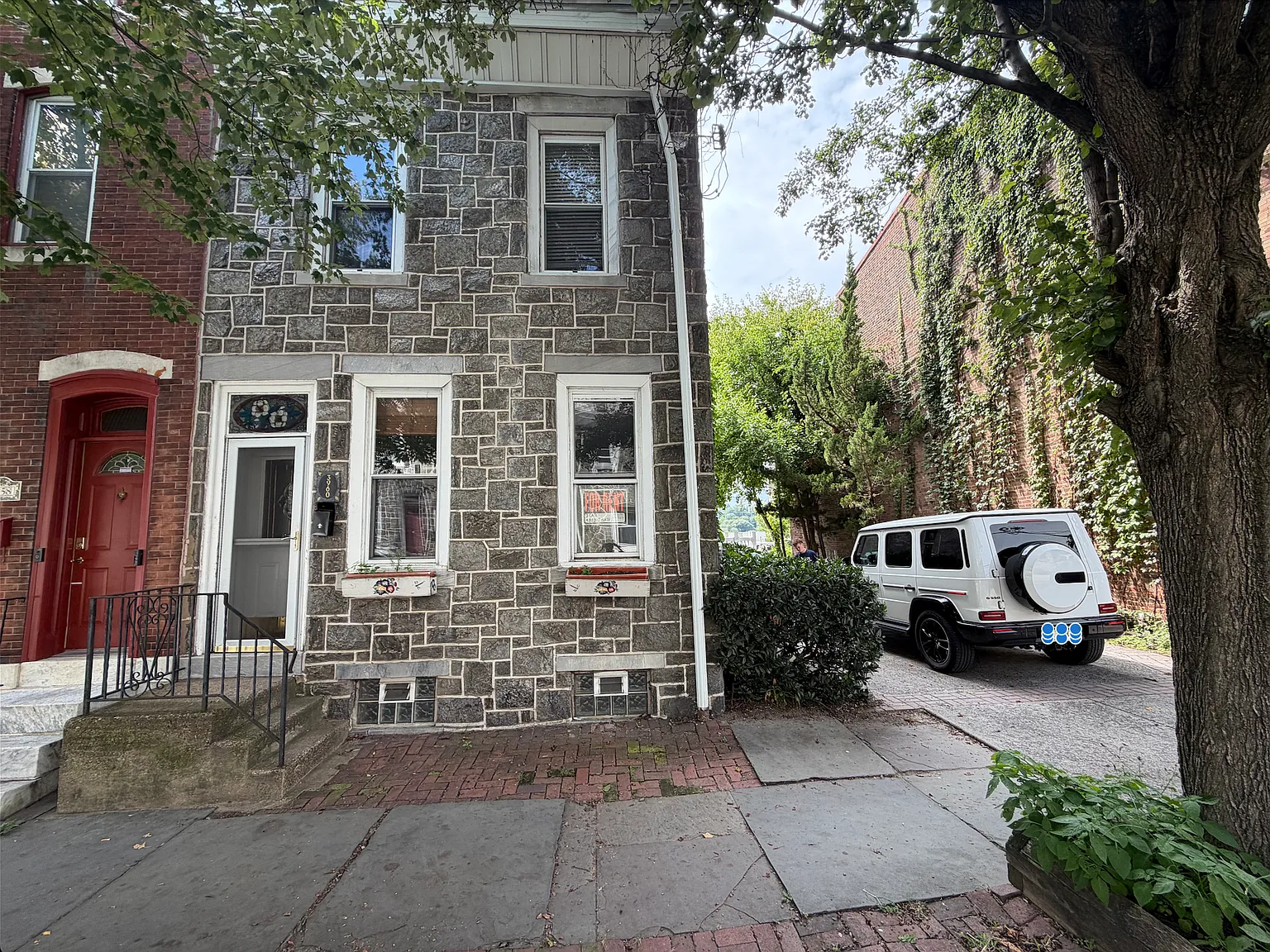 4 bed, 2670 sqft, $2,900 — Photo 1