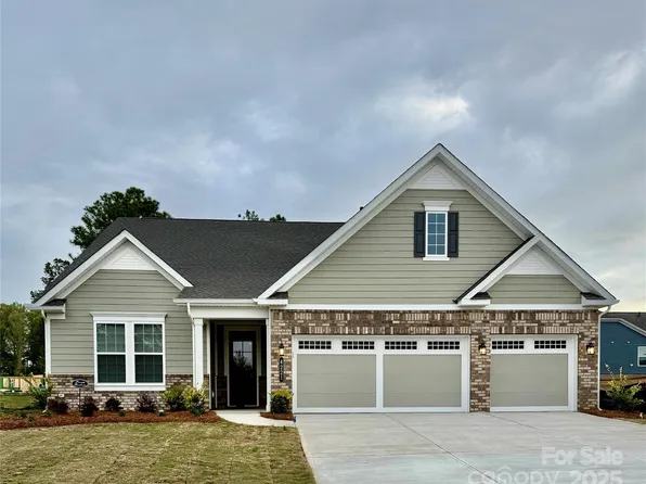 4221 Honey Locust Dr, Charlotte, NC 28215