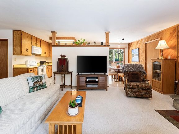 5th image of 1617 Holiday Ln