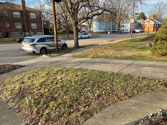 4th image of 180 Avalon St