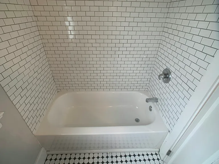 1914 Eastern Ave #3 — Photo 6