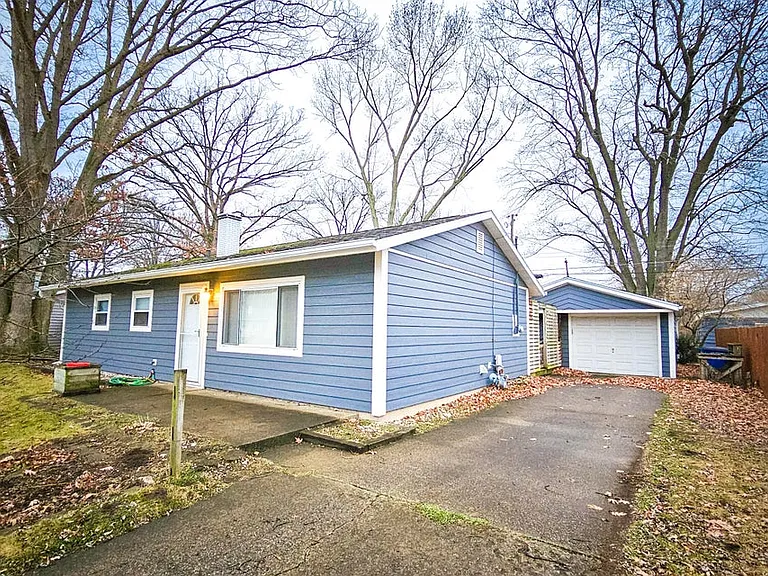 1205 Hoyt St — Photo 1
