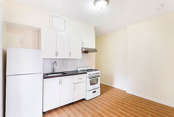 1st image of 52 Henry St APT 3RE