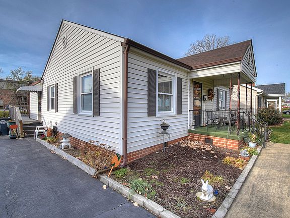 4th image of 1365 Garden Dr