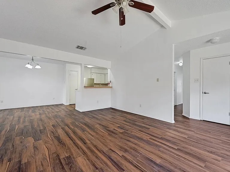 9601 Holly Springs Dr — Photo 4