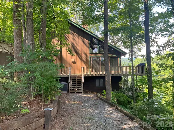 222 W Lake Dr N, Lake Lure, NC 28746