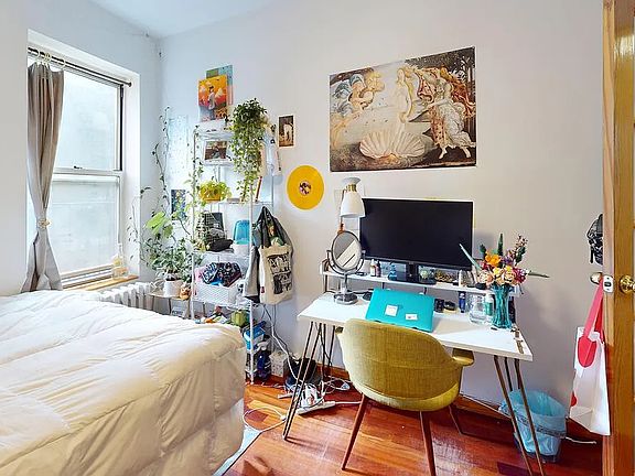4th image of 520 E 11th St APT 13