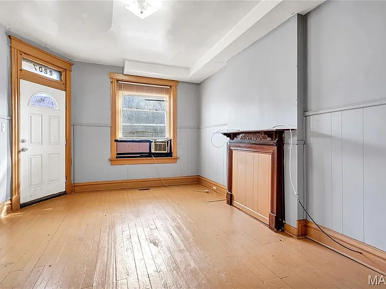 2207 Angelica St — Photo 3