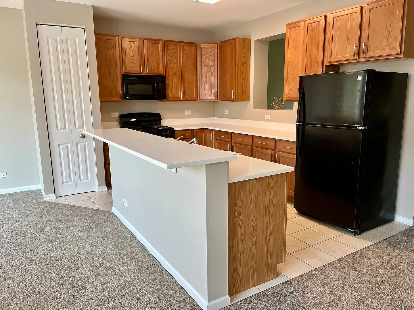 3 bed, 2.5 bath, 2244 sqft, $3,100 — Photo 3