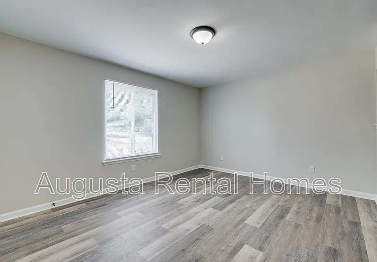 37 Conifer Ct — Photo 8