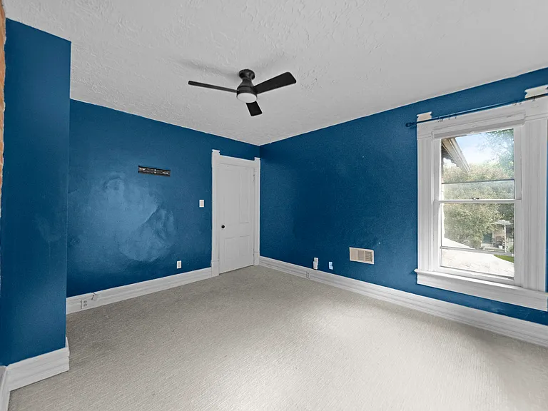 335 W 2nd Ave — Photo 29