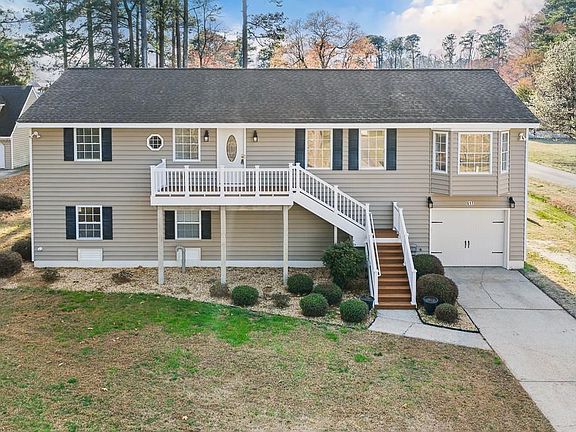 3rd image of 617 Dandy Loop Rd