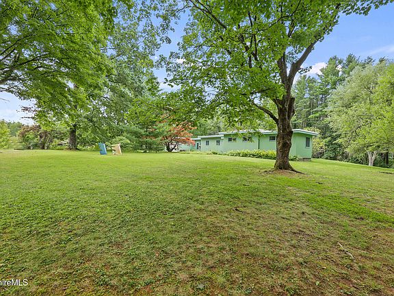 5th image of 2 Fox Meadow Rd