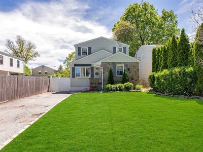 3 Linden Pl, Glen Head, NY, 11545