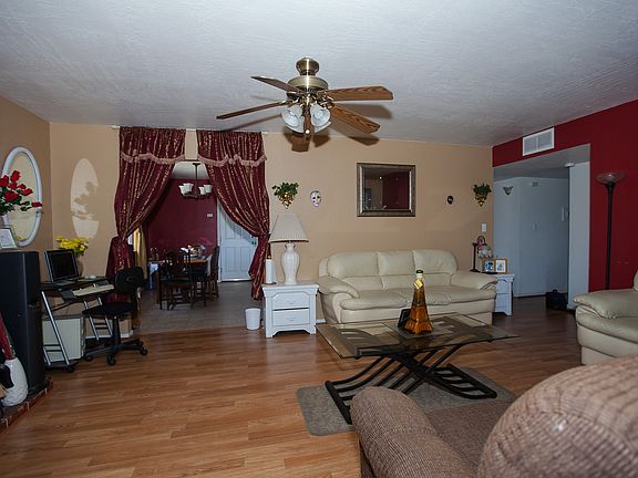 4th image of 3021 Balboa Dr