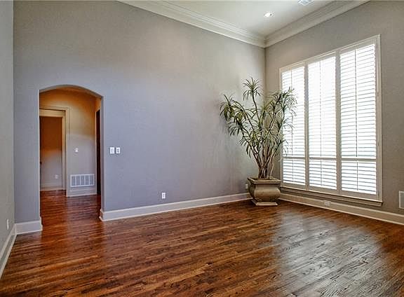3rd image of 2305 Idlewild Ct