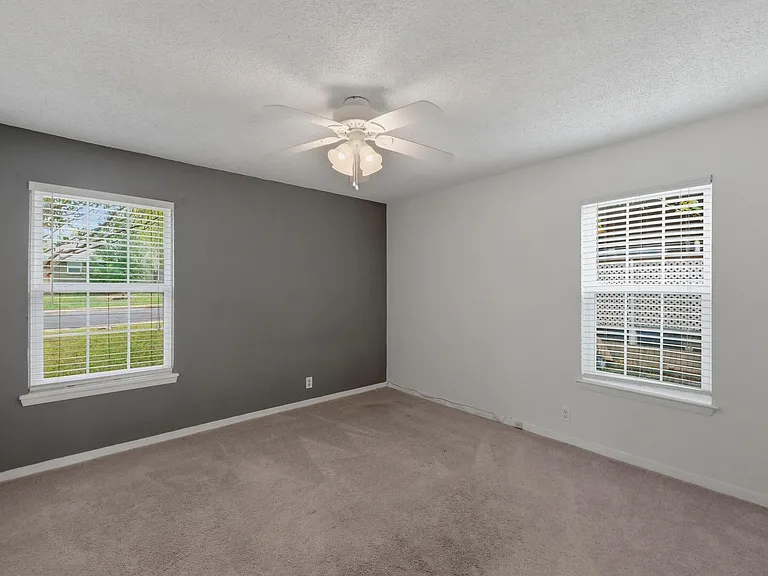 5704 Cedardale Dr — Photo 13