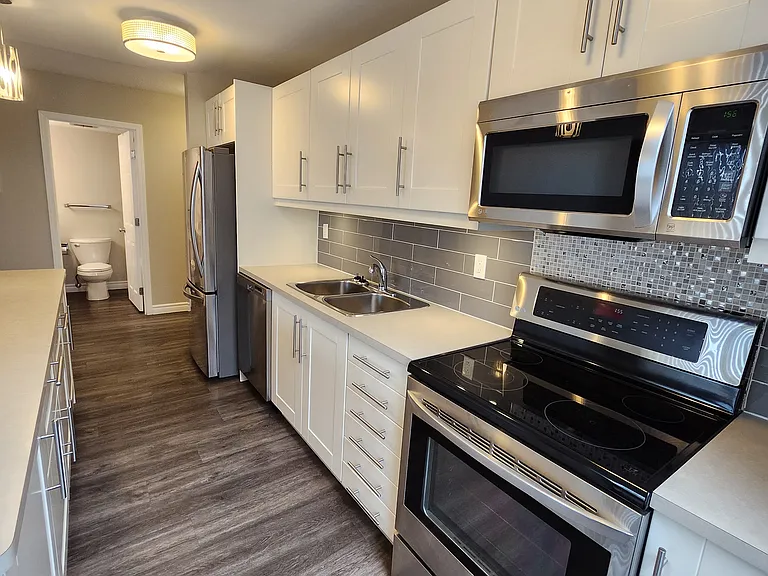 2315 14a St SW — Photo 7