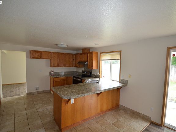 4th image of 14800 NE 31st St