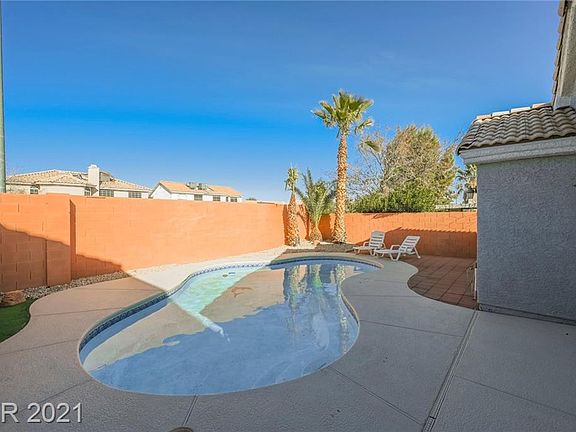 4th image of 9164 Bucksprings Dr