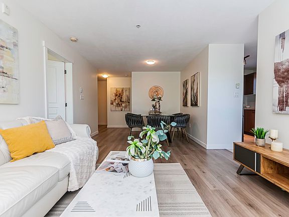 5th image of 9500 Odlin Rd #205
