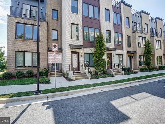 3rd image of 10404 Breuer St