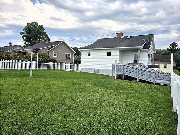 2nd image of 206 Meadowview Dr